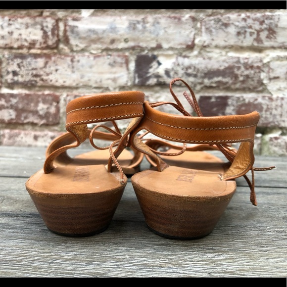 BERNARDO strapping SANDALS low heels 8.5 M - Picture 4 of 7